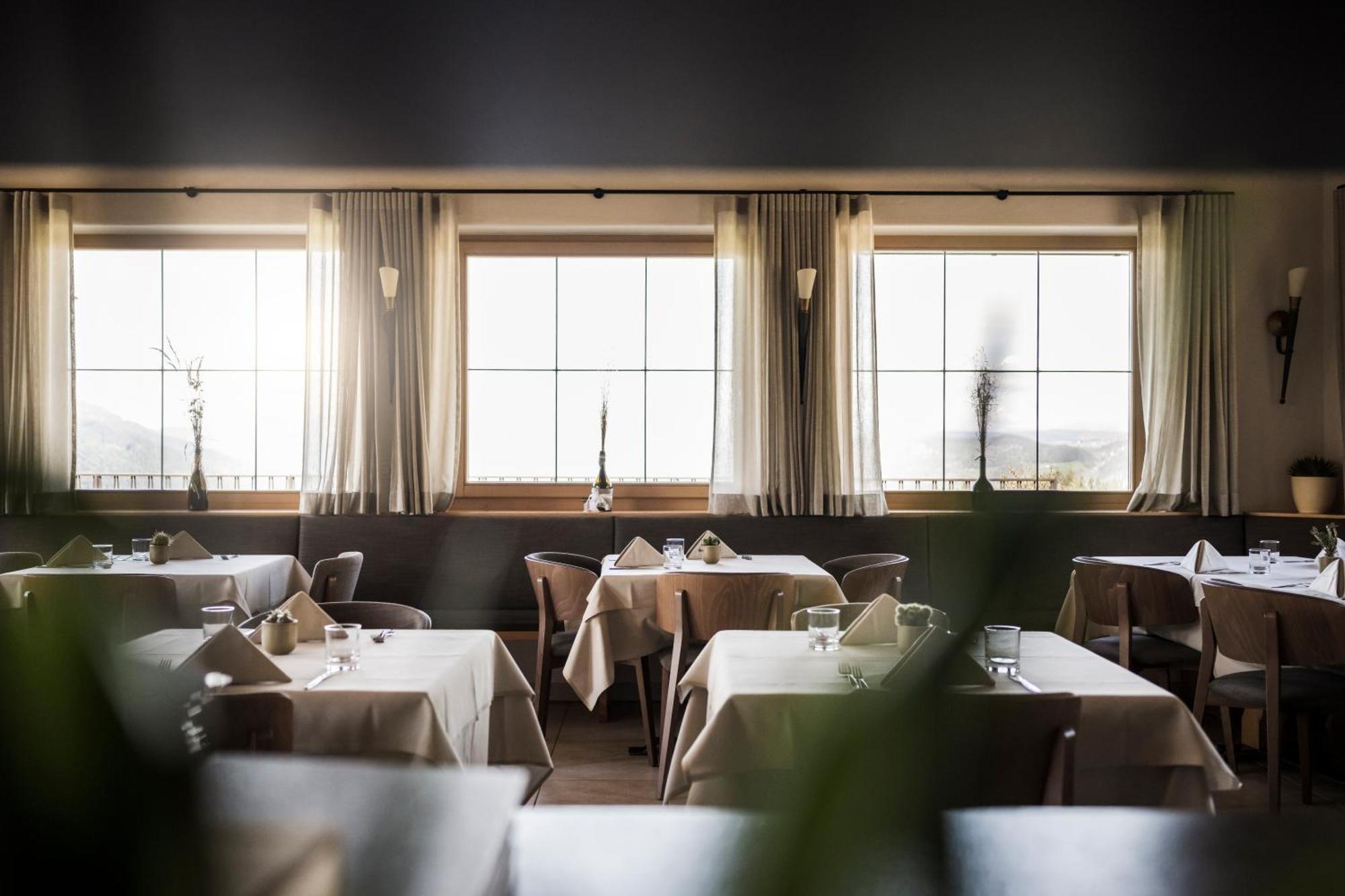 Gfell Hotel Fiè Екстериор снимка